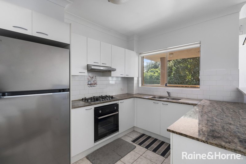 Photo - 1/3-5 Shortland Street, Point Frederick NSW 2250 - Image 4
