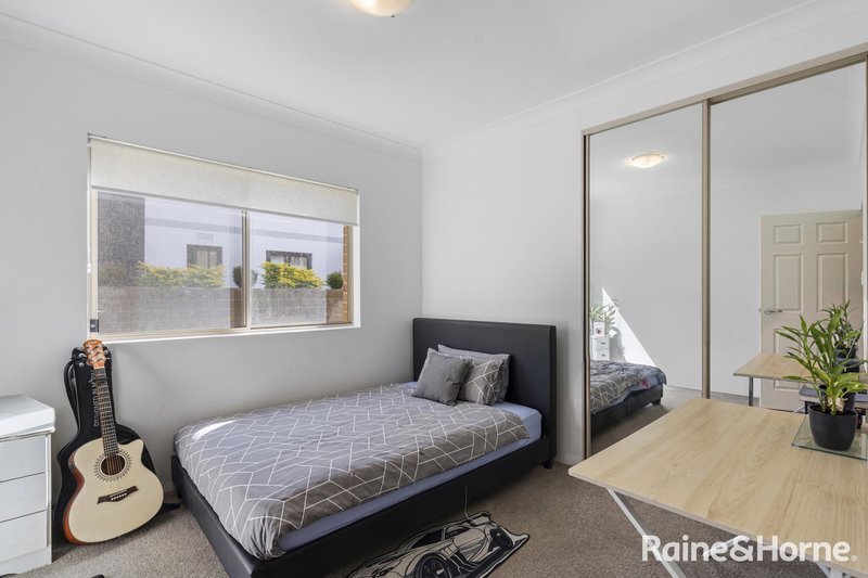 Photo - 1/3-5 Shortland Street, Point Frederick NSW 2250 - Image 7