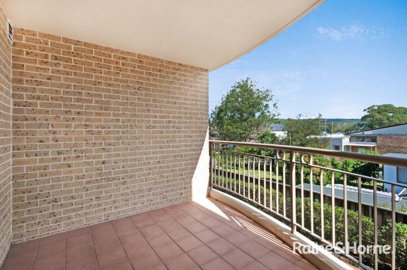 Photo - 1/3-5 Shortland Street, Point Frederick NSW 2250 - Image 8