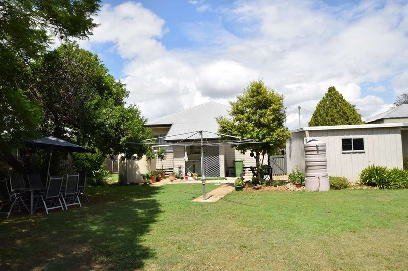 Photo - 13 Adelaide Street, Esk QLD 4312 - Image 11