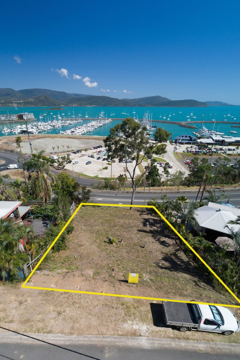 Photo - 13 Airlie Crescent, Airlie Beach QLD 4802 - Image 6