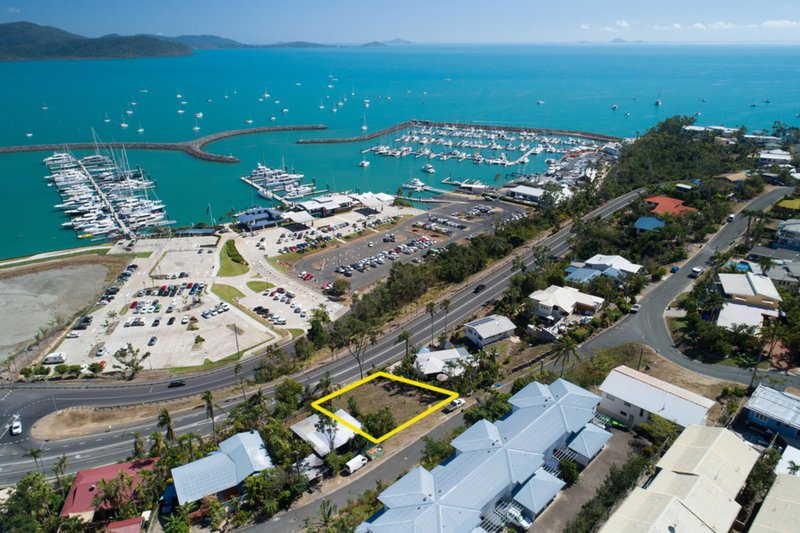 Photo - 13 Airlie Crescent, Airlie Beach QLD 4802 - Image 7