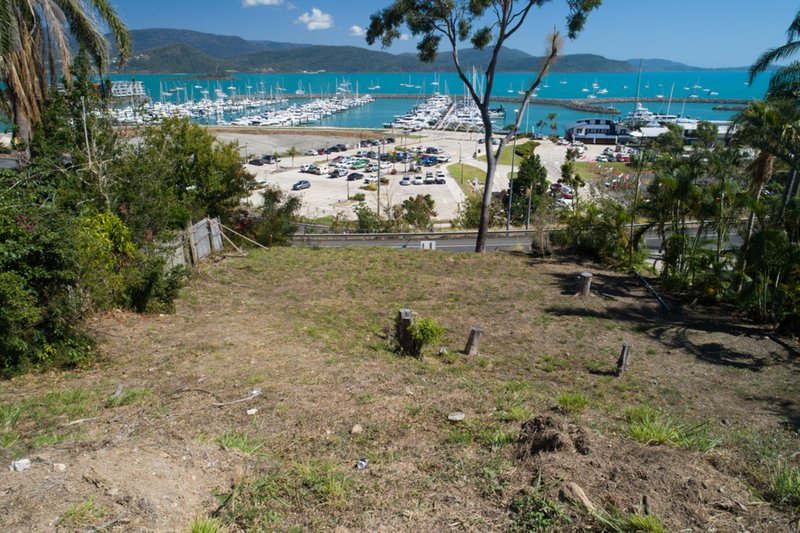 Photo - 13 Airlie Crescent, Airlie Beach QLD 4802 - Image 8