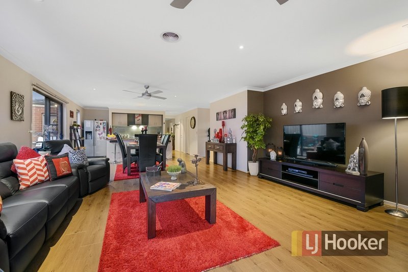 Photo - 13 Albert Circuit, Pakenham VIC 3810 - Image 4