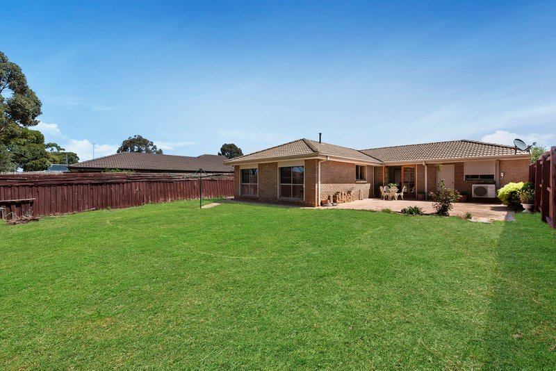 Photo - 13 Alexander Close, Delahey VIC 3037 - Image 10