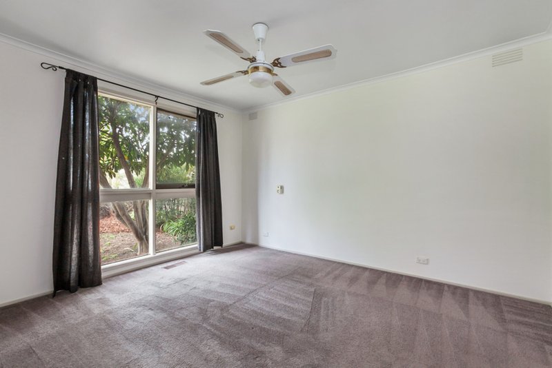 Photo - 13 Allan Avenue, South Morang VIC 3752 - Image 7