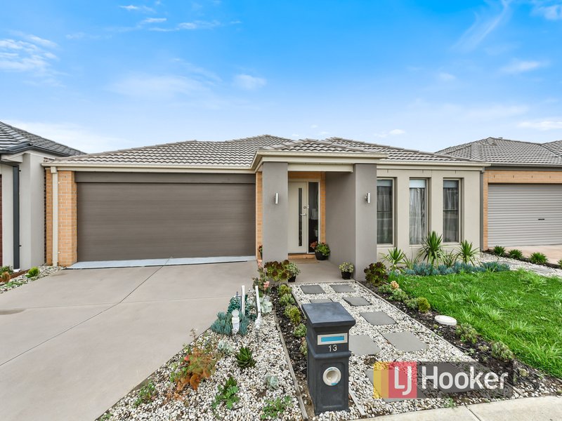 13 Alphey Road, Clyde North VIC 3978