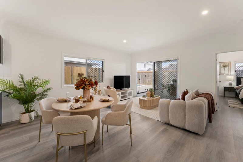 Photo - 13 Alpine Street, Redland Bay QLD 4165 - Image 9
