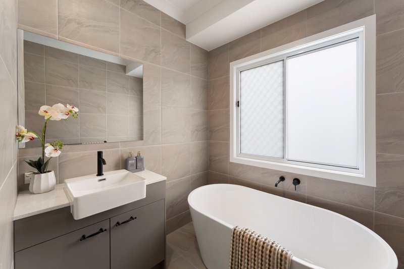 Photo - 13 Alpine Street, Redland Bay QLD 4165 - Image 16