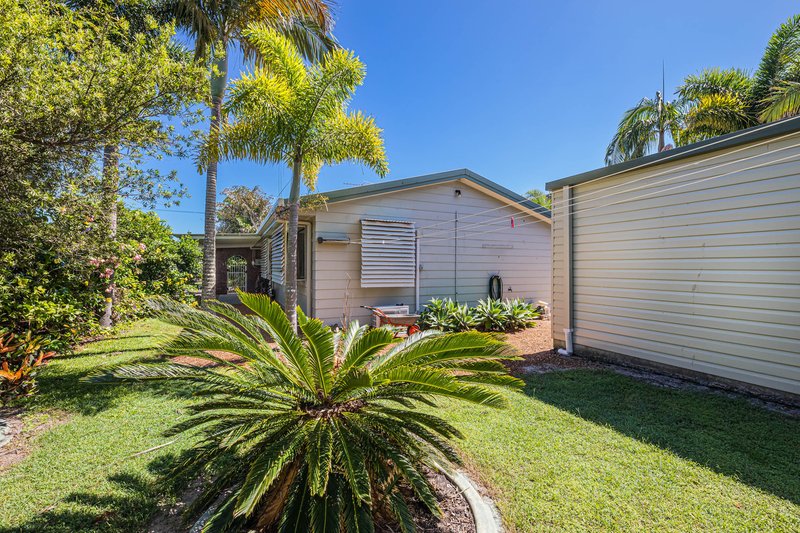 Photo - 13 Alpinia Avenue, Banksia Beach QLD 4507 - Image 12