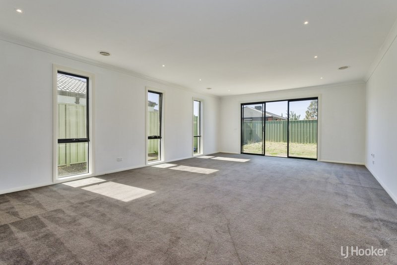 Photo - 13 Ambleside Avenue, Wyndham Vale VIC 3024 - Image 3