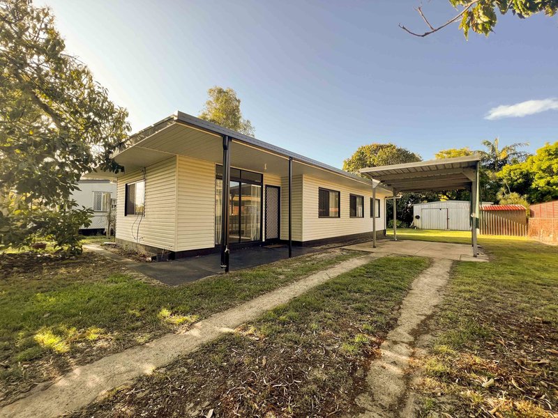 Photo - 13 Amies , Beachmere QLD 4510 - Image 1