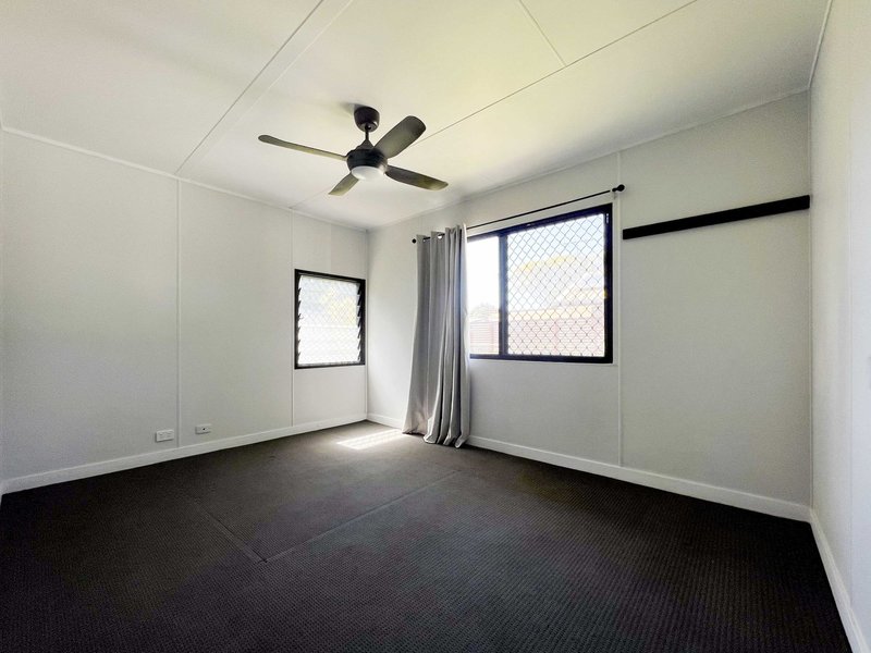 Photo - 13 Amies , Beachmere QLD 4510 - Image 6