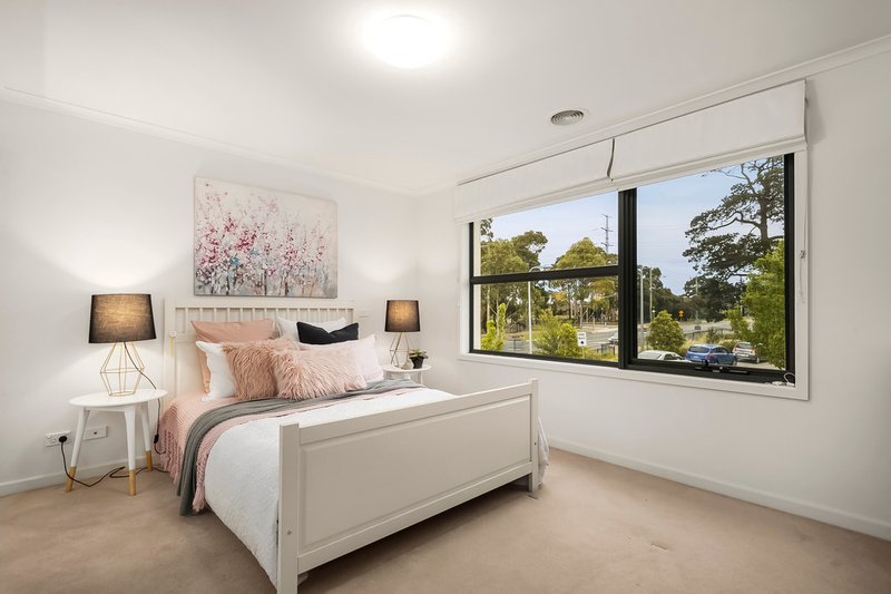 Photo - 13 Anfield Crescent, Mulgrave VIC 3170 - Image 5