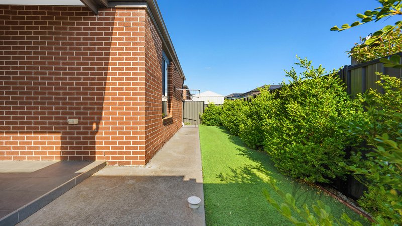 Photo - 13 Angove Street, Craigieburn VIC 3064 - Image 25