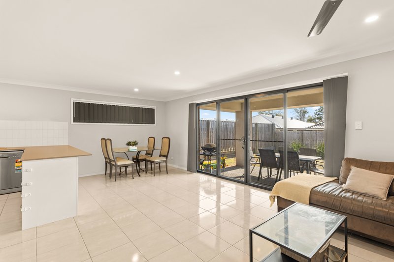 Photo - 13 Angus Court, Park Ridge QLD 4125 - Image 3