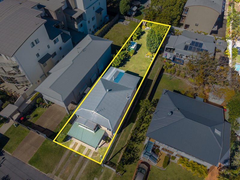 Photo - 13 Annie Street, Woody Point QLD 4019 - Image 3