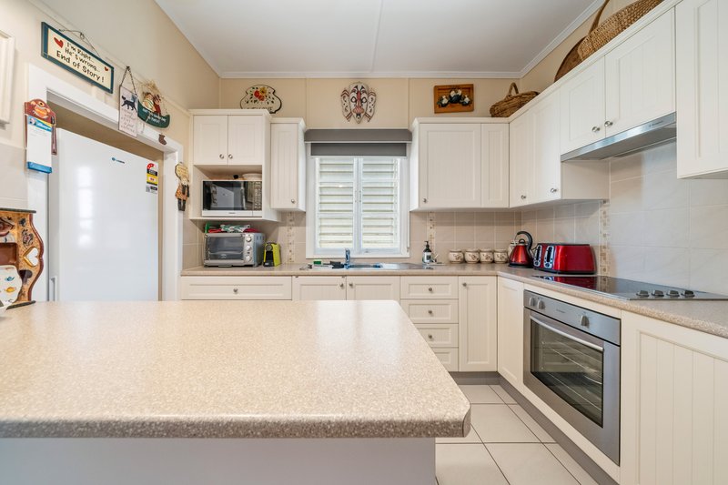 Photo - 13 Annie Street, Woody Point QLD 4019 - Image 9