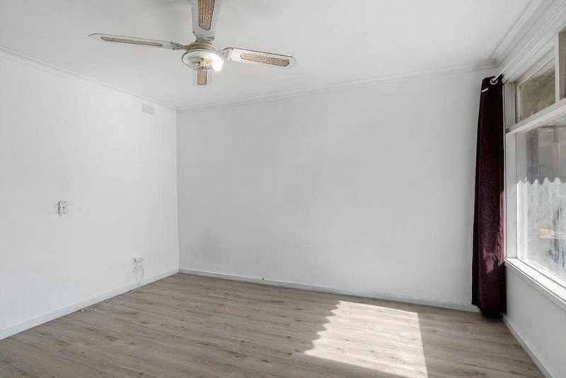 Photo - 13 Anstey Avenue, Reservoir VIC 3073 - Image 5