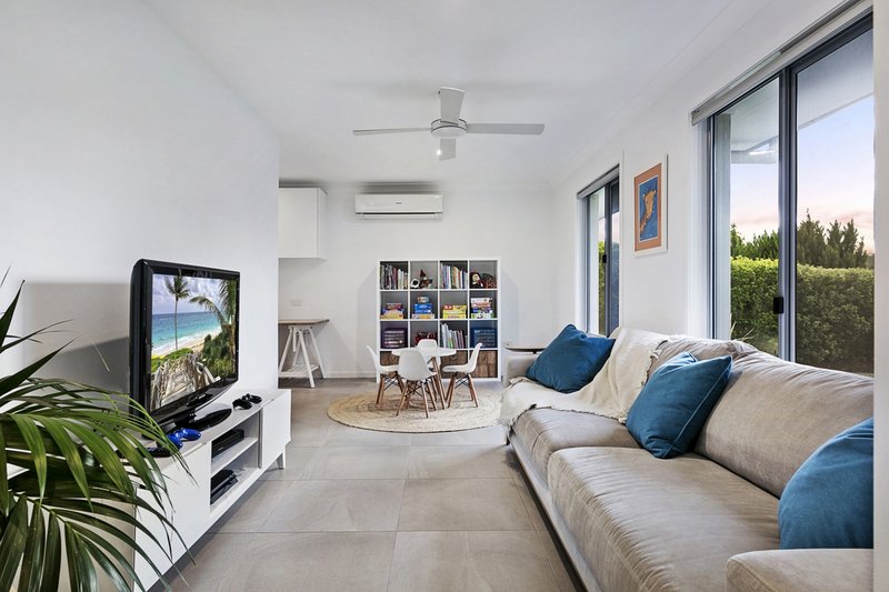 Photo - 13 Antonson Crescent, Mudgeeraba QLD 4213 - Image 9