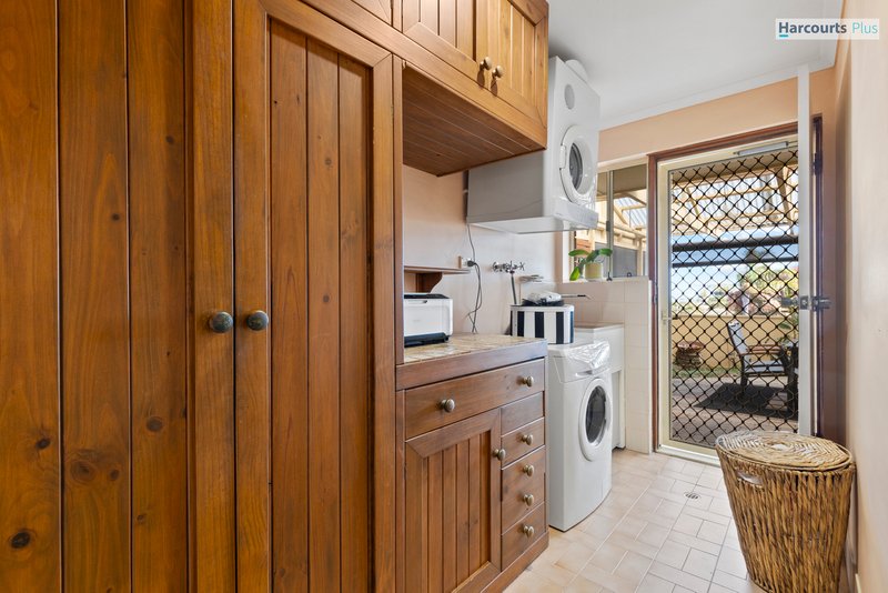 Photo - 13 Aroona Road, Hallett Cove SA 5158 - Image 13