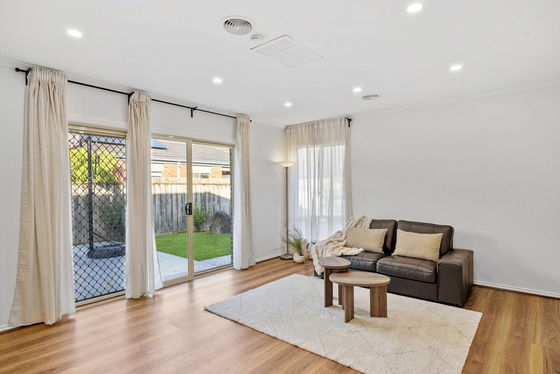 Photo - 13 Atkinson Drive, Berwick VIC 3806 - Image 5
