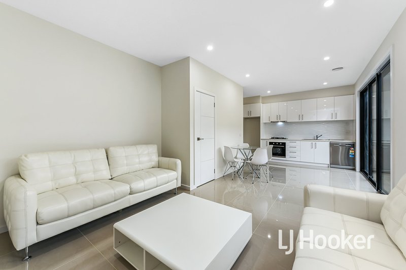 Photo - 13 Autumn Crescent, Carrum Downs VIC 3201 - Image 5