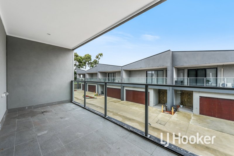 Photo - 13 Autumn Crescent, Carrum Downs VIC 3201 - Image 9