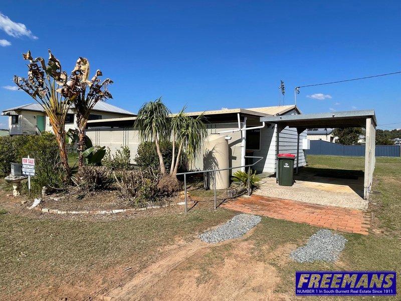 Photo - 13 Avoca Place, Nanango QLD 4615 - Image 4