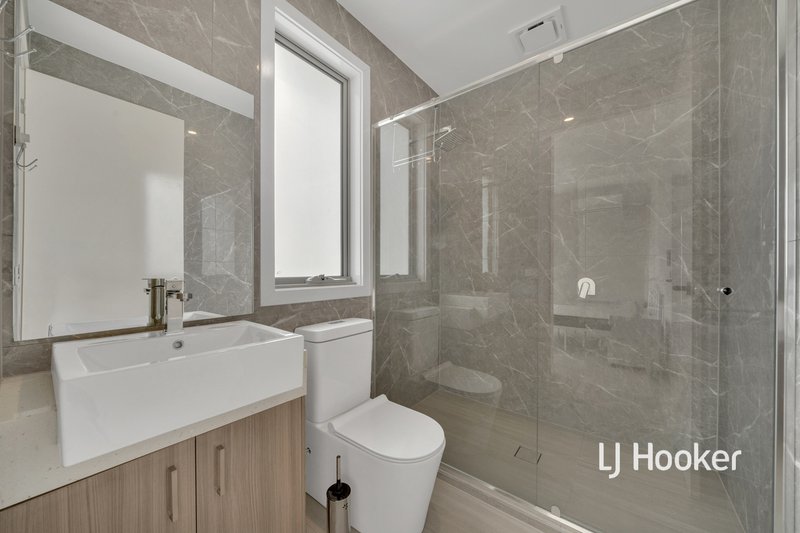 Photo - 1/3 Avon Court, Glen Waverley VIC 3150 - Image 8