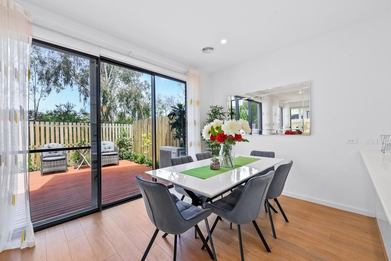 Photo - 13 Azure Crescent, Keysborough VIC 3173 - Image 7