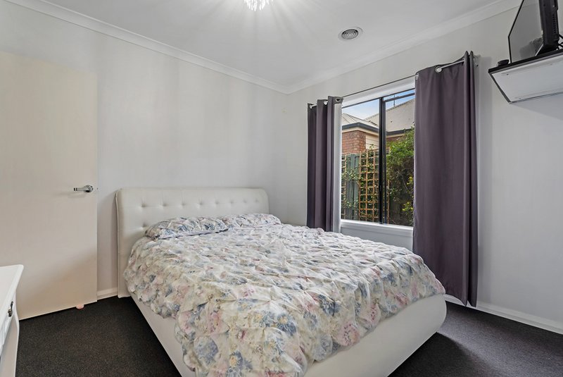 Photo - 13 Ballarat Court, Craigieburn VIC 3064 - Image 9