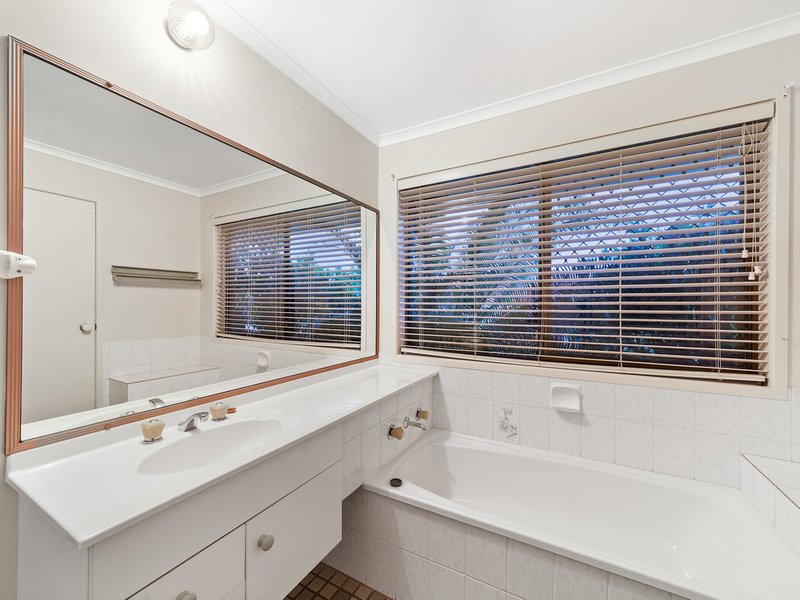 Photo - 13 Ballinger Crescent, Albany Creek QLD 4035 - Image 15