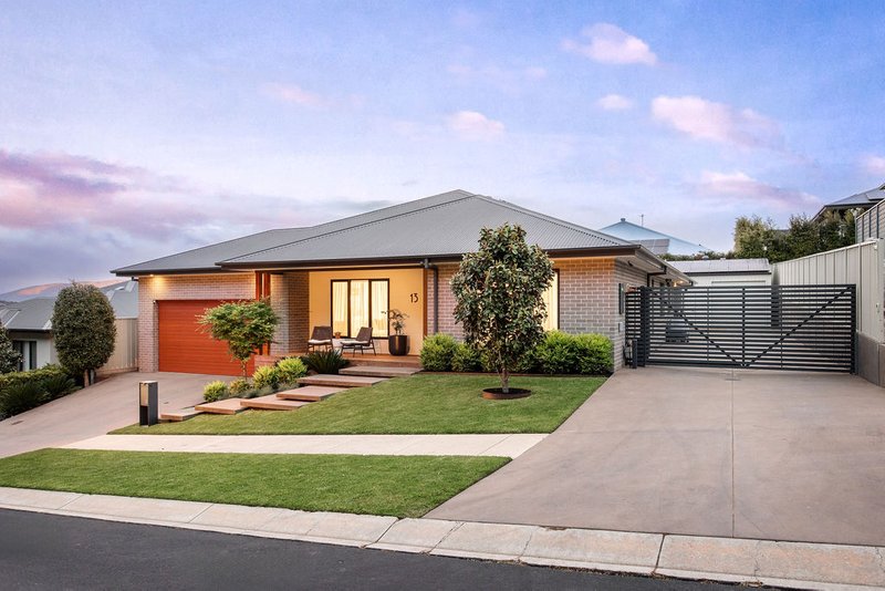 Photo - 13 Ballyneal Terrace, Wodonga VIC 3690 - Image 2