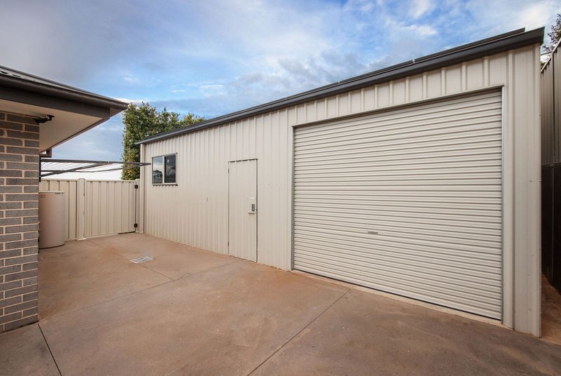 Photo - 13 Ballyneal Terrace, Wodonga VIC 3690 - Image 22