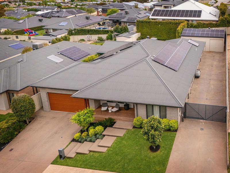 Photo - 13 Ballyneal Terrace, Wodonga VIC 3690 - Image 25