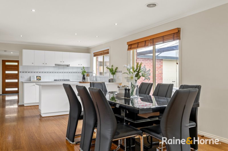 Photo - 13 Banjo Paterson Circle, Point Cook VIC 3030 - Image 6