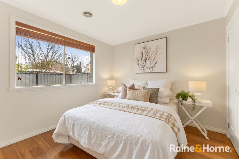 Photo - 13 Banjo Paterson Circle, Point Cook VIC 3030 - Image 10