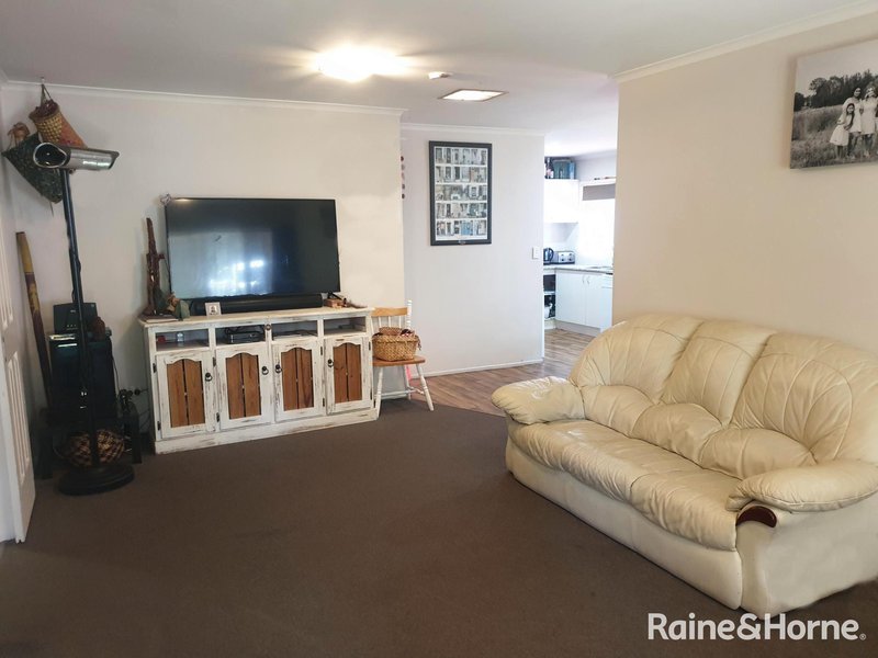 Photo - 13 Barbaralla Drive, Springwood QLD 4127 - Image 3