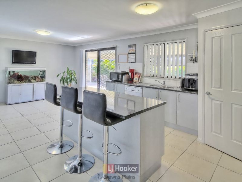 Photo - 13 Barcombe Drive, Marsden QLD 4132 - Image 3