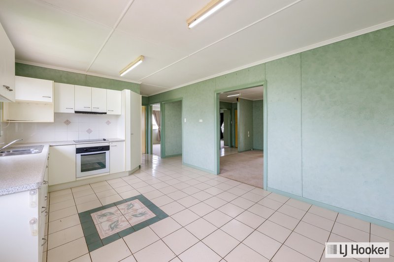 Photo - 13 Barnes Street, Svensson Heights QLD 4670 - Image 15