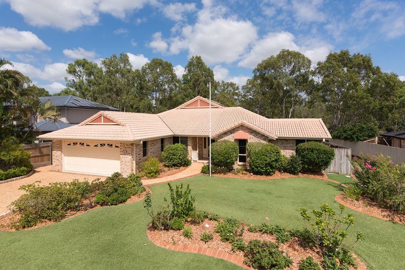 13 Barnstos Place, Carindale QLD 4152