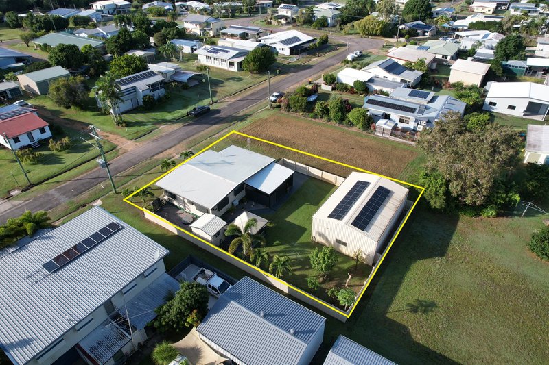 Photo - 13 Barramundi Street, Taylors Beach QLD 4850 - Image 20