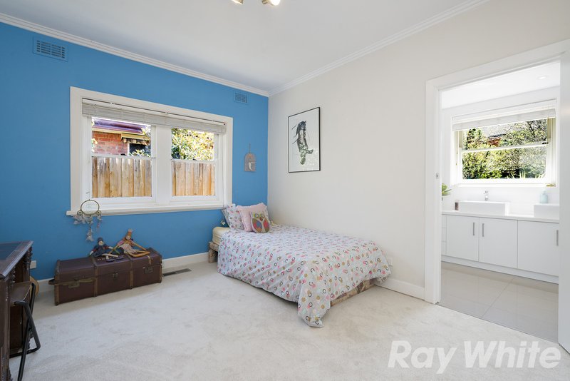 Photo - 13 Barrett Street, Cheltenham VIC 3192 - Image 8