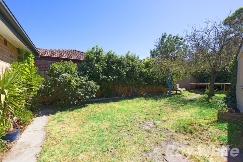 Photo - 13 Barrett Street, Cheltenham VIC 3192 - Image 9