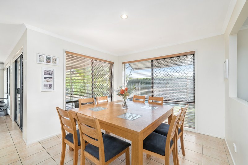 Photo - 13 Barrington Close, Murrumba Downs QLD 4503 - Image 9