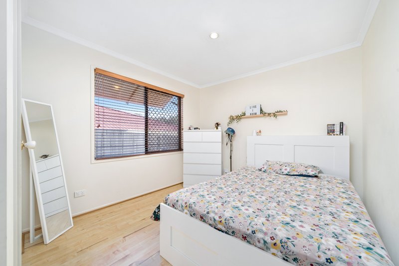 Photo - 13 Barrington Close, Murrumba Downs QLD 4503 - Image 18