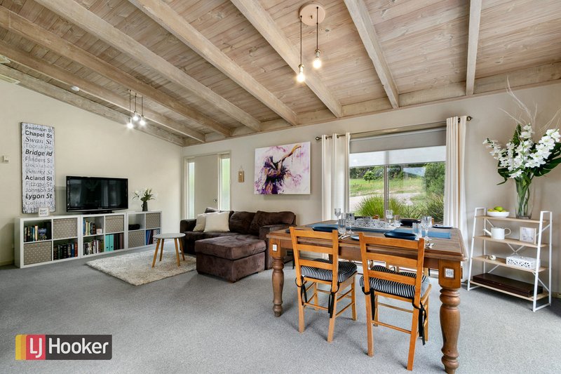 Photo - 13 Bassett Road, Lakes Entrance VIC 3909 - Image 5