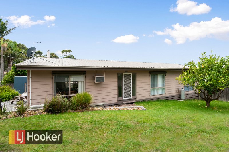 Photo - 13 Bassett Road, Lakes Entrance VIC 3909 - Image 15