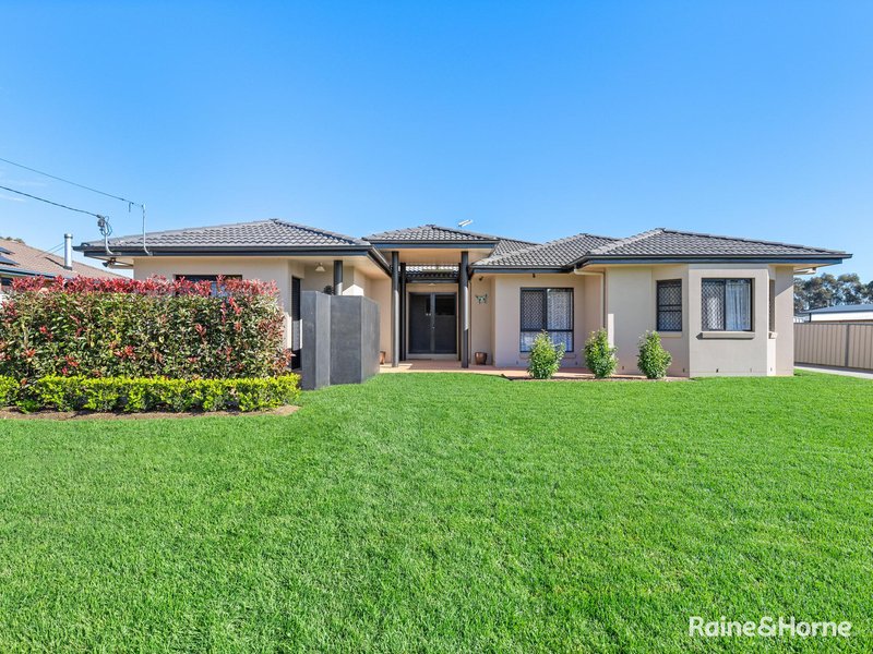 Photo - 13 Batterham Street, Warwick QLD 4370 - Image 2